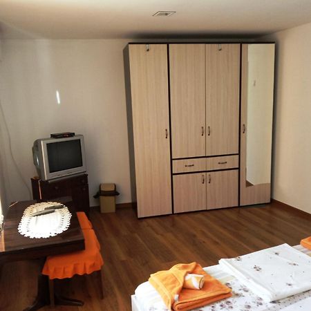 Divna Guest House Krusuna Kültér fotó