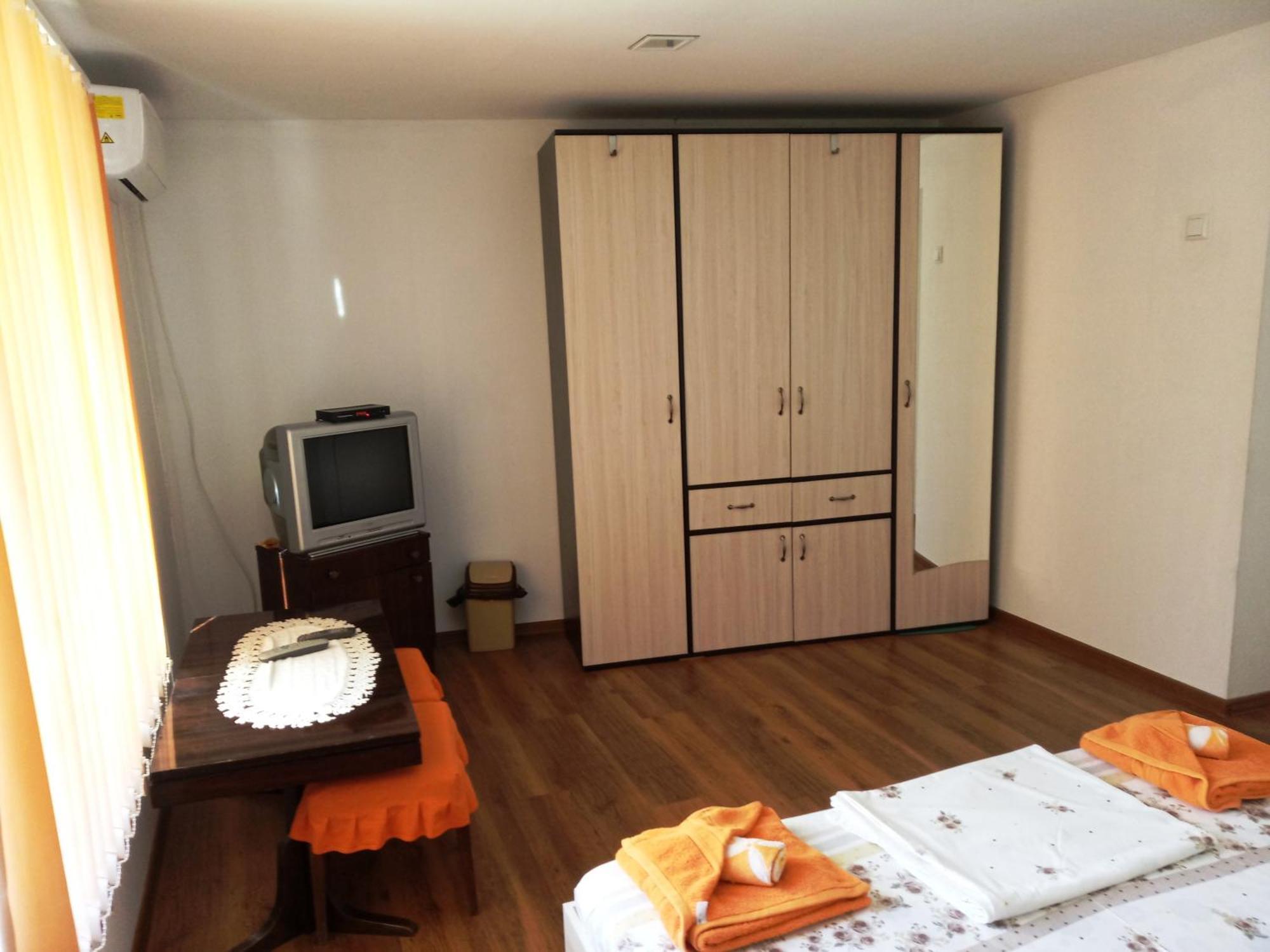 Divna Guest House Krusuna Kültér fotó