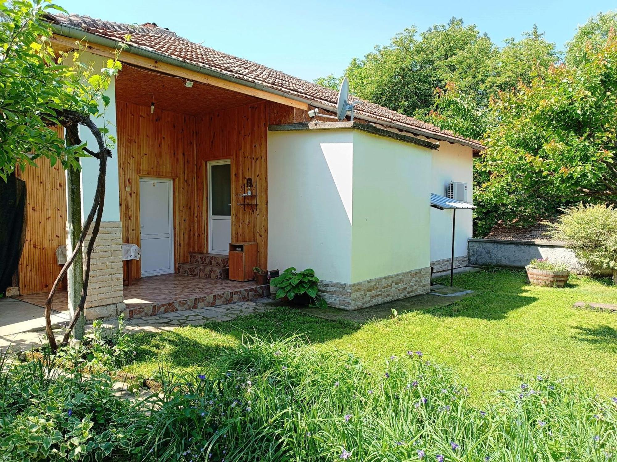 Divna Guest House Krusuna Kültér fotó